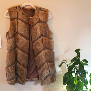 Rabbit fur Juliette Longuet size small. Shades of brown.